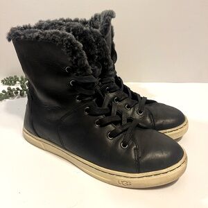 UGG Croft Women’s Black Leather Shearling Booties size 7.